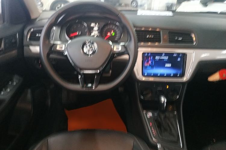 Used Volkswagen Gran Lavida 2017 1.6L Automatic Comfort Edition
