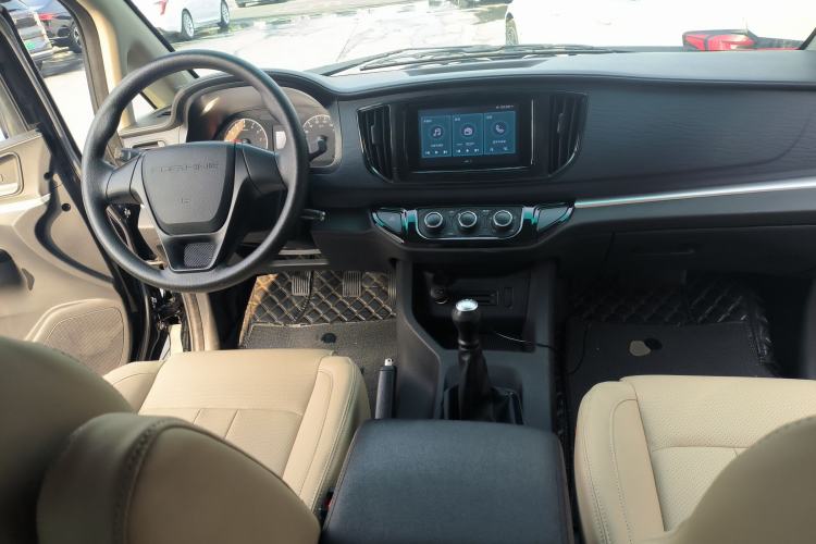 Used FORTHING Lingzhi 2023 M5L 1.6L Base Model 7 Seats
