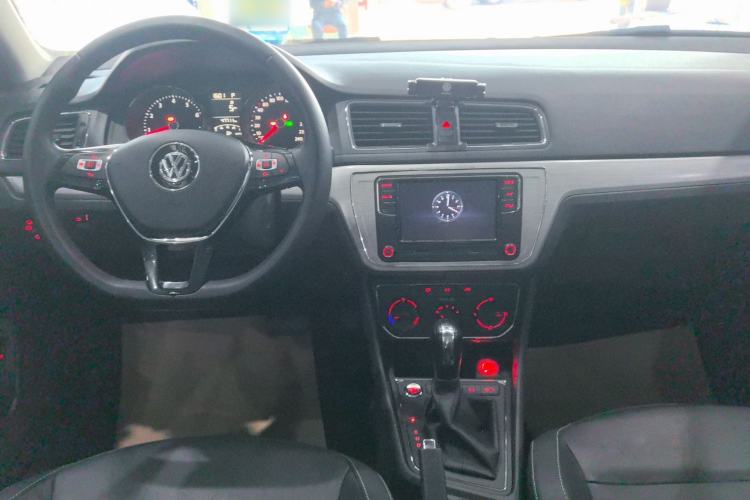 Used Volkswagen Lavida 2017 1.6L Automatic Comfort Edition
