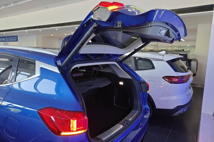 Used Wey VV6 2018 2.0T Two-Wheel Drive Flagship Version China V Standard
