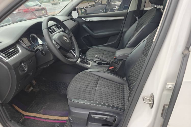 Used Skoda Octavia 2019 1.5L Automatic Smart Drive Luxury Edition China V Standard
