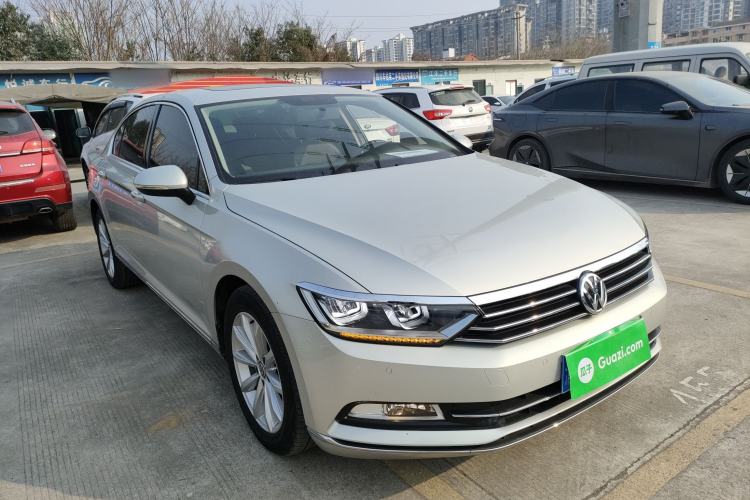 Used Volkswagen Magotan 2019 330TSI DSG Leading Model China VI Standard