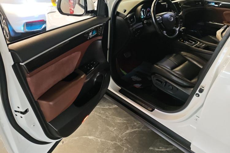 Used GAC Trumpchi GS8 2017 320T Two-Wheel Drive Luxury Smart Connectivity Version (7 Seats)
