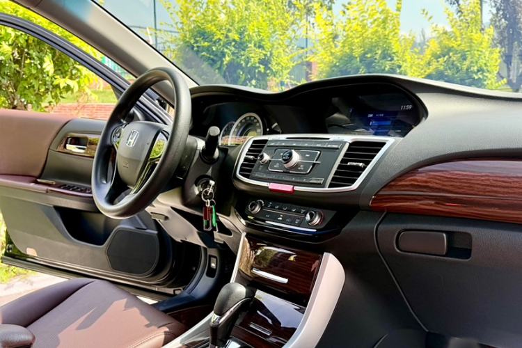 Used Honda Accord 2016 2.0L Comfort Edition
