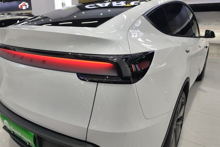 Used Tesla Model Y 2025 Rear-Wheel-Drive Version
