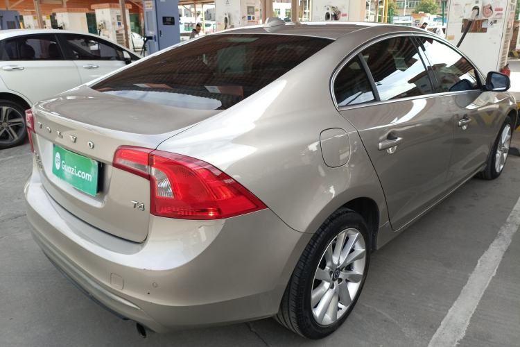 Used Volvo S60 2016 S60L T4 Zhiyuan Edition
