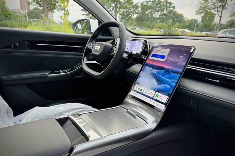 Used  L6 2024 125km PLUS Dragon Edition
