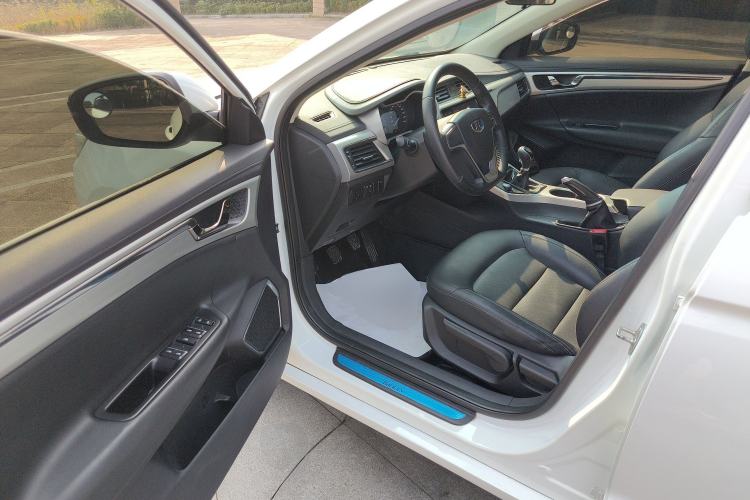 Used Geely Auto Emgrand GL 2017 1.8L Manual Elite Model
