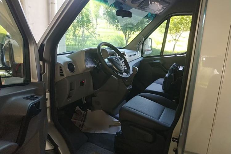 Used  Sunray 2019 1.9T Fuel-Efficient Platinum Edition 5-9 Seater Star Express
