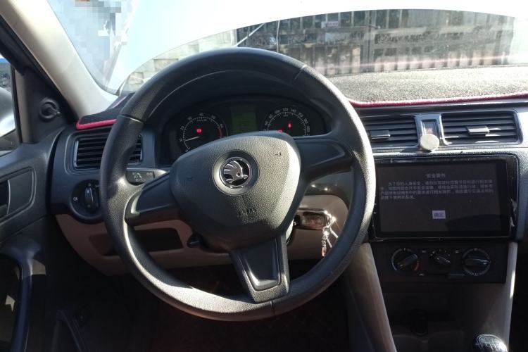 Used Skoda Rapid 2015 1.4L Manual Enjoyment Model
