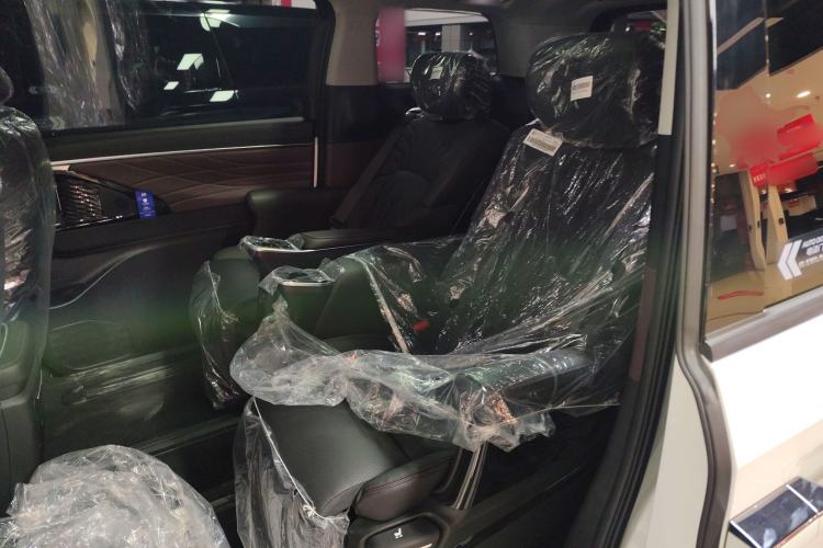 Used GAC Trumpchi M8 2024 Master Series 400T Prestige Edition
