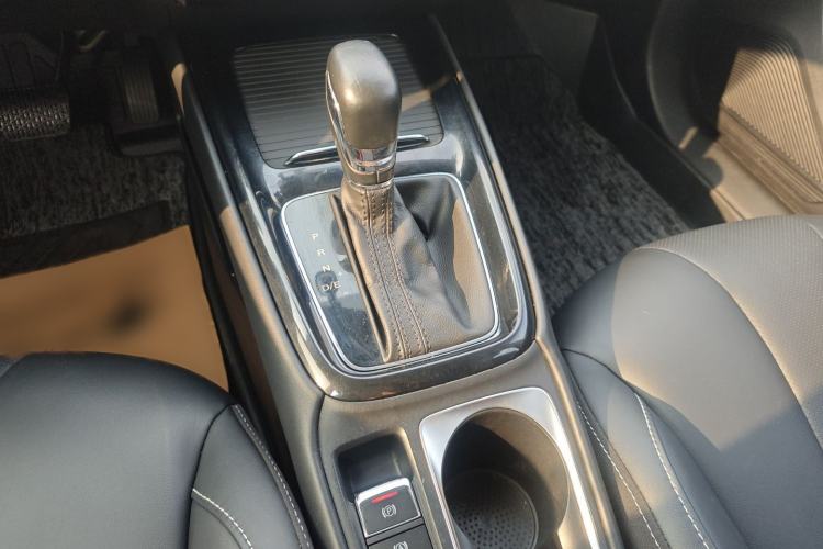 Used Roewe i5 2020 1.5L Automatic 4G Connect Luxury Flagship Edition
