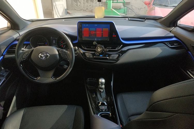 Used Toyota IZOA 2020 2.0L Yichi Version
