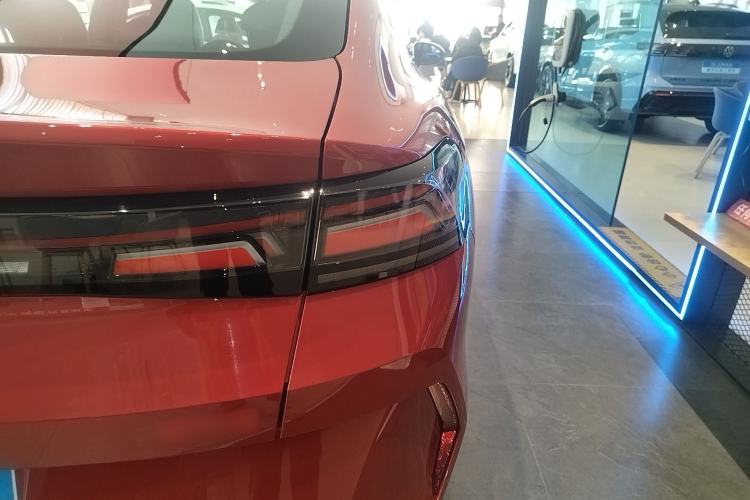 Used Volkswagen Lamando 