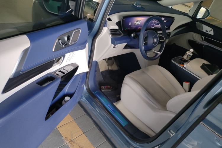 Used Buick Century 2023 2.0T Seven-Seater Yinshi Edition
