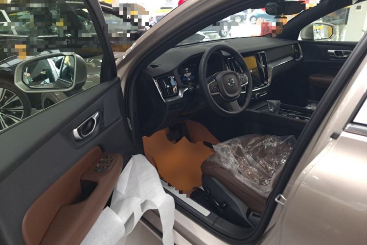 Used Volvo S60 2026 Model B4 Zhiyi Luxury Edition
