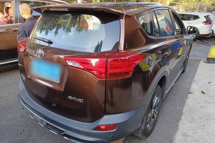 Used Toyota RAV4 2015 2.0L CVT Two-Wheel Drive Urban Edition
