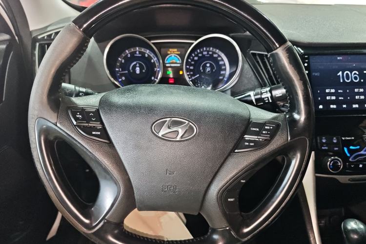 Used Hyundai Sonata 2014 2.4L Automatic Luxury Version China IV Standard
