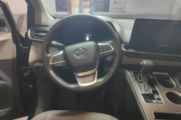 Used Toyota Granvia 2024 2.5L Hybrid Comfort Edition