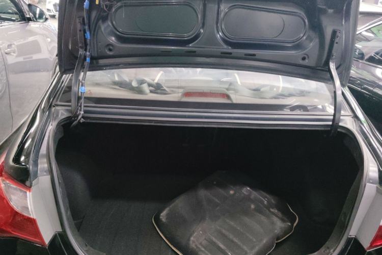 Used Hyundai Celesta 2015 1.6L Automatic Comfort Model
