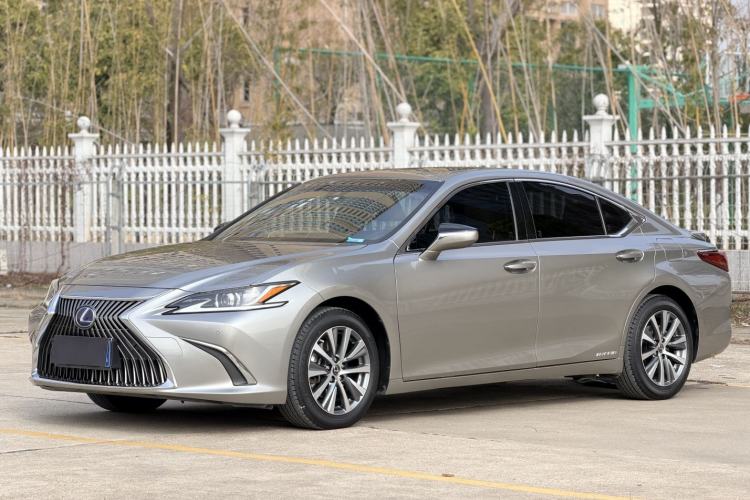 Used Lexus ES 2020 300h Premier Edition