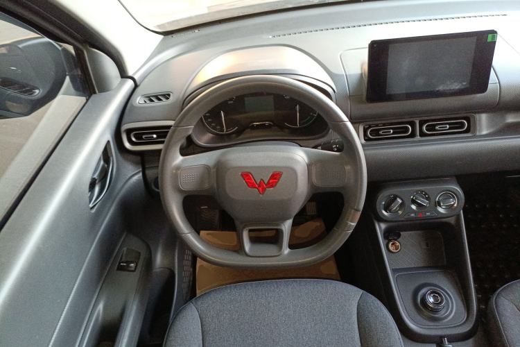 Used Wuling Hongguang New Energy 2024 All-Electric Model 300KM Standard Version
