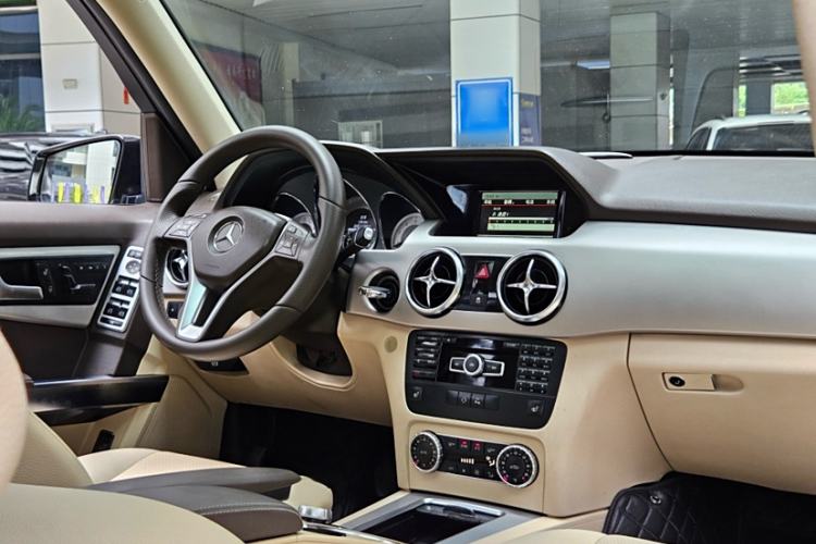 Used Mercedes-Benz GLK-Class 2013 Facelift GLK 300 4MATIC Fashion Edition
