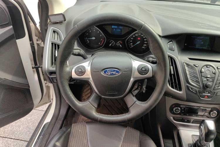 Used Ford Focus 2012 Sedan 1.6L Automatic Fashion Edition