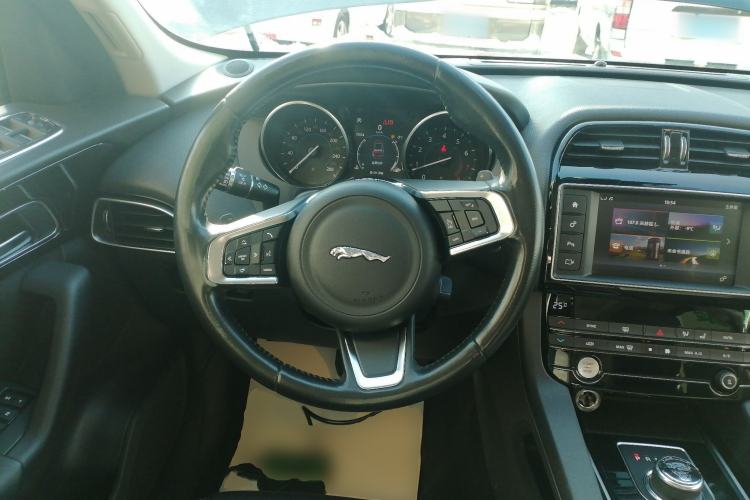 Used Jaguar F-PACE 2018 2.0T Four-Wheel Drive Urban Luxury Edition