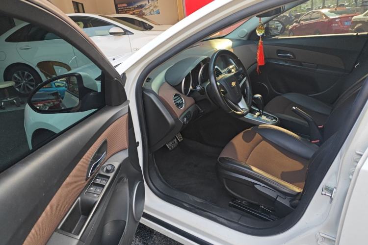 Used Chevrolet Cruze 2013 Hatchback 1.6L Automatic Luxury Model
