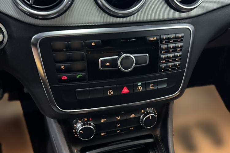 Used Mercedes-Benz GLA 2015 GLA 200 Fashion Model
