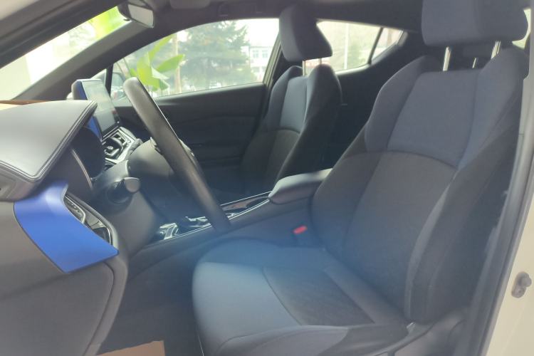 Used Toyota C-HR 2018 2.0L Leading with Sunroof China VI Standard
