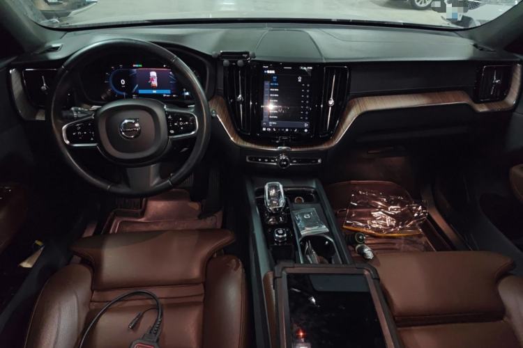 Used Volvo XC60 2022 B5 4x4 Smart Luxury Edition
