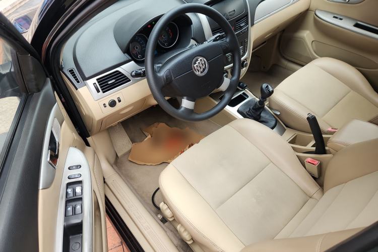 Used Buick Excelle 2013 1.5L Manual Classic Model
