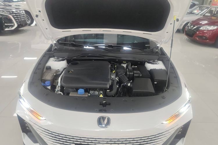 Used Changan UNI-V 2022 1.5T Prestige Version
