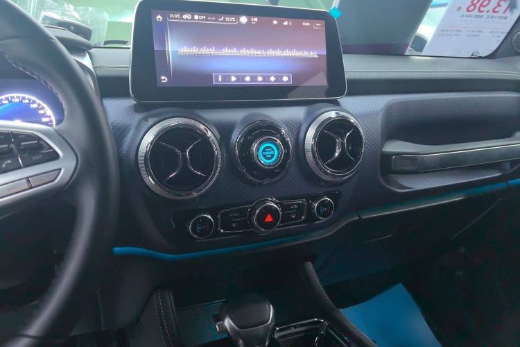 Used Beijing Auto BJ40 2020 2.3T Automatic Four-Wheel Drive Rainforest Expedition Edition
