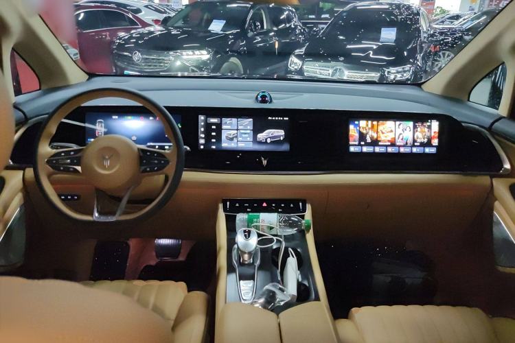 Used VOYAH Dream 2024 PHEV Ultra-Long Range Flagship Edition
