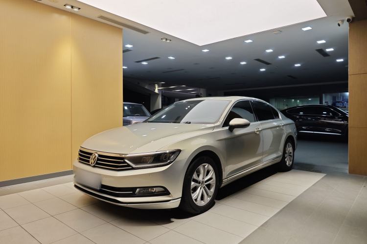 Used Volkswagen Magotan 2017 330TSI DSG Luxury Model