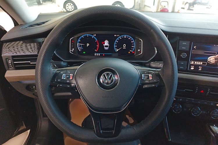 Used Volkswagen Passat 2019 330TSI Luxury Edition China VI Standard