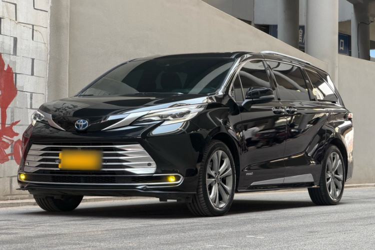 Used Toyota Sienna 2021 2.5L Hybrid Platinum Edition