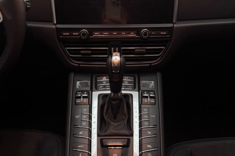 Used Porsche Macan 2020 Macan 2.0T
