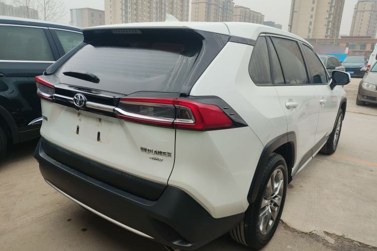 Used Toyota Wildlander 2022 2.0L CVT 4x4 Luxury PLUS Edition
