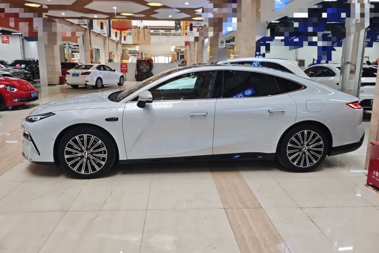 Used  Galaxy 8 2025 130km EM-i Flagship Edition