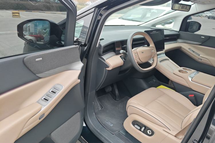 Used XPeng X9 2025 740 Ultra-Long Range Max
