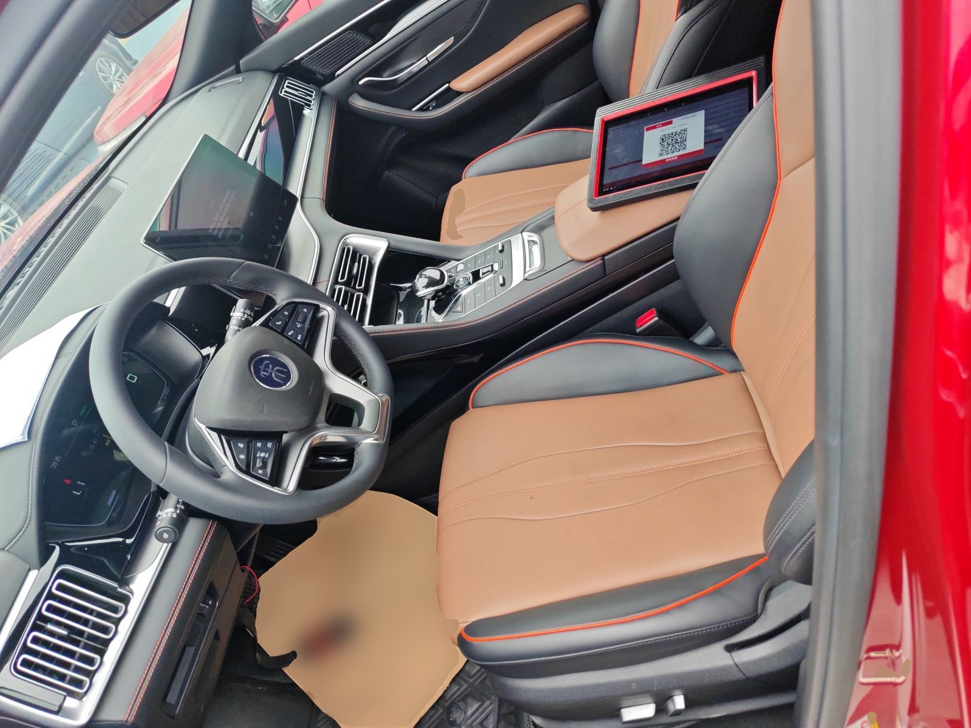 Переднее сиденье в автомобиле