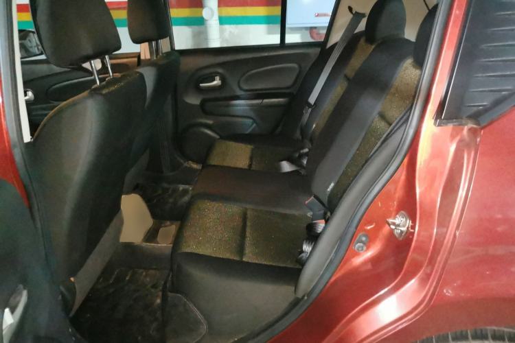 Used Venucia R50 2013 1.6L Automatic Fashion Edition