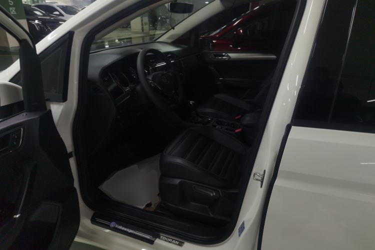 Used Volkswagen Touran 2018 Volkswagen Touran L 280TSI DSG Comfort Edition 7 Seats China VI Standard