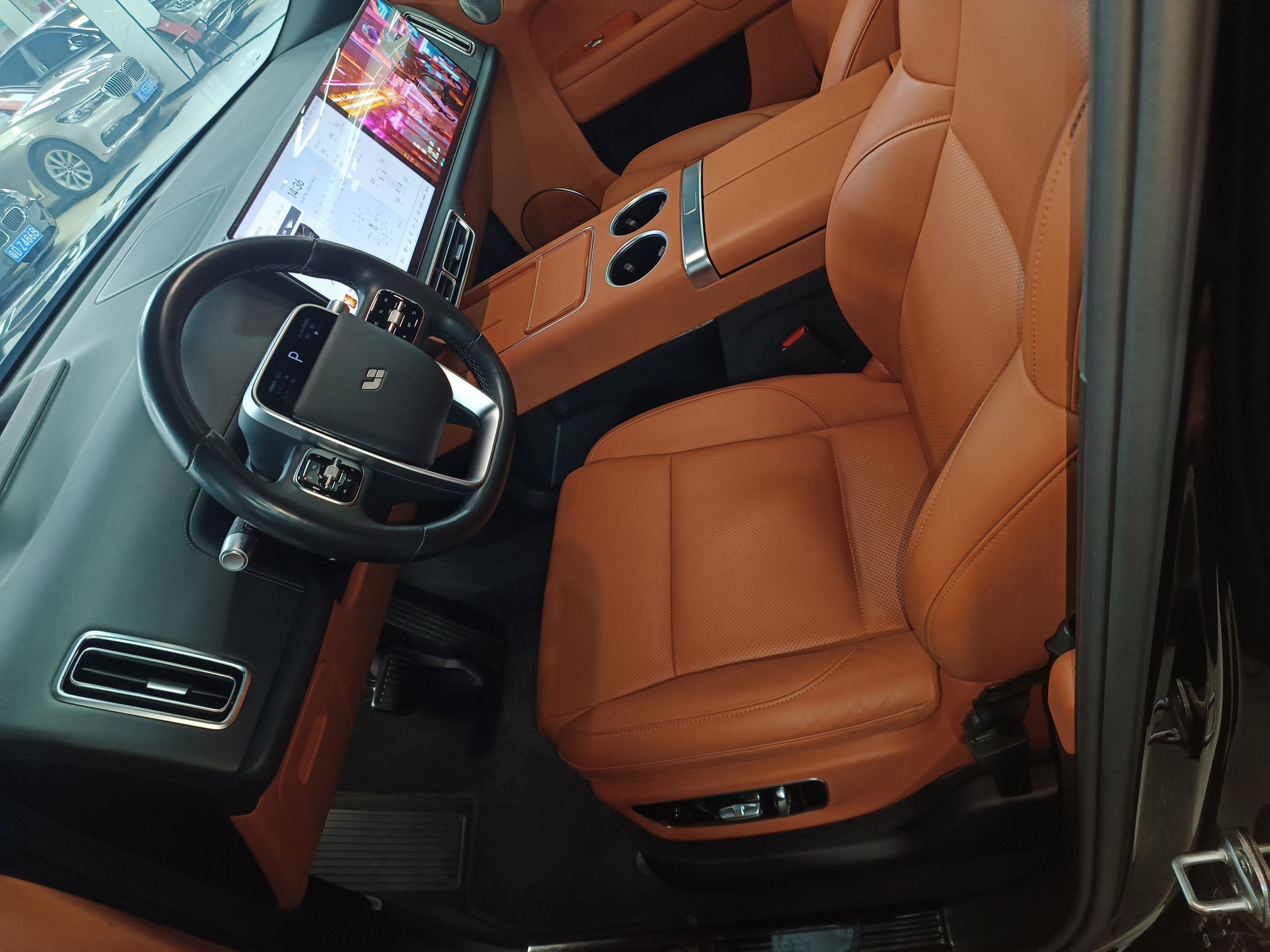 Переднее сиденье в автомобиле