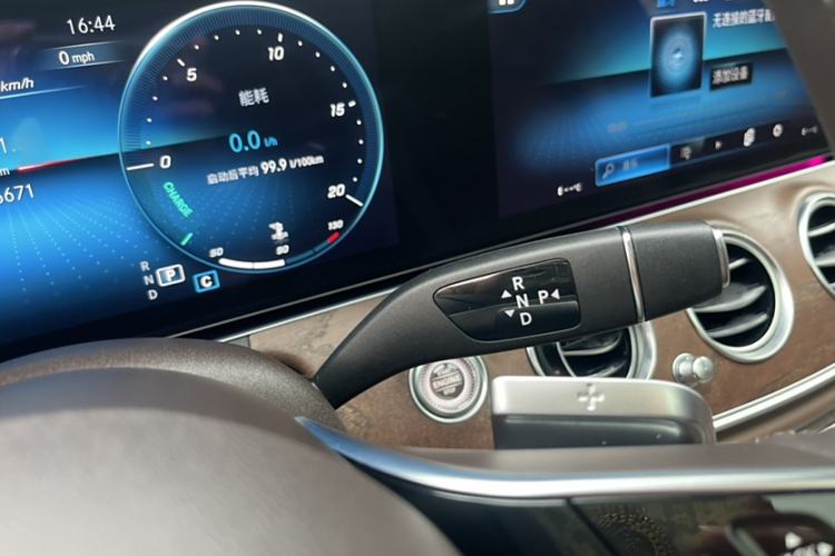 Used Mercedes-Benz E-Class 2023 Facelift E 260 L
