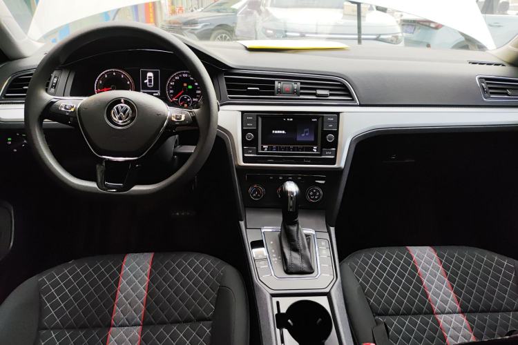 Used Volkswagen Lamando 2019 230TSI DSG Fashion Edition China VI
